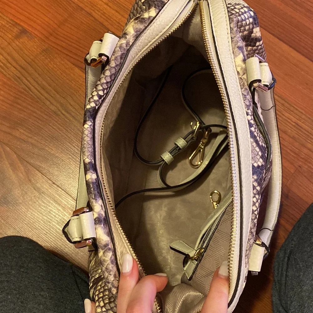 MK Purse - Picture 3 of 6